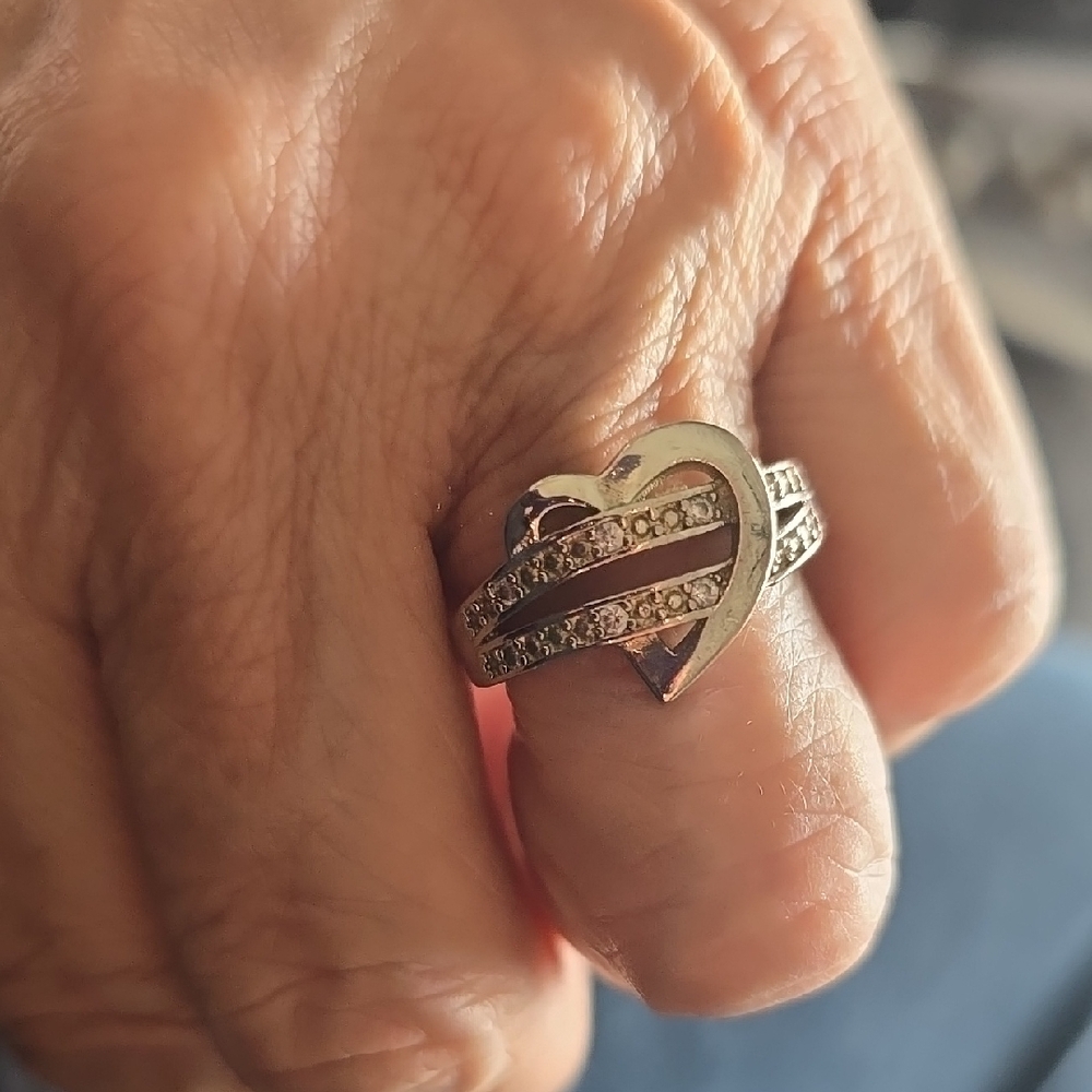 Elegant Heart-Shaped Silver Ring